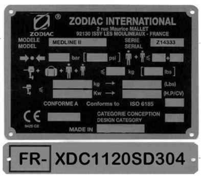 Fabrikantenplaatje van een Zodiac rubberboot met WIN-nummer – voorbeeld voor het bepalen van de leeftijd van je boot
